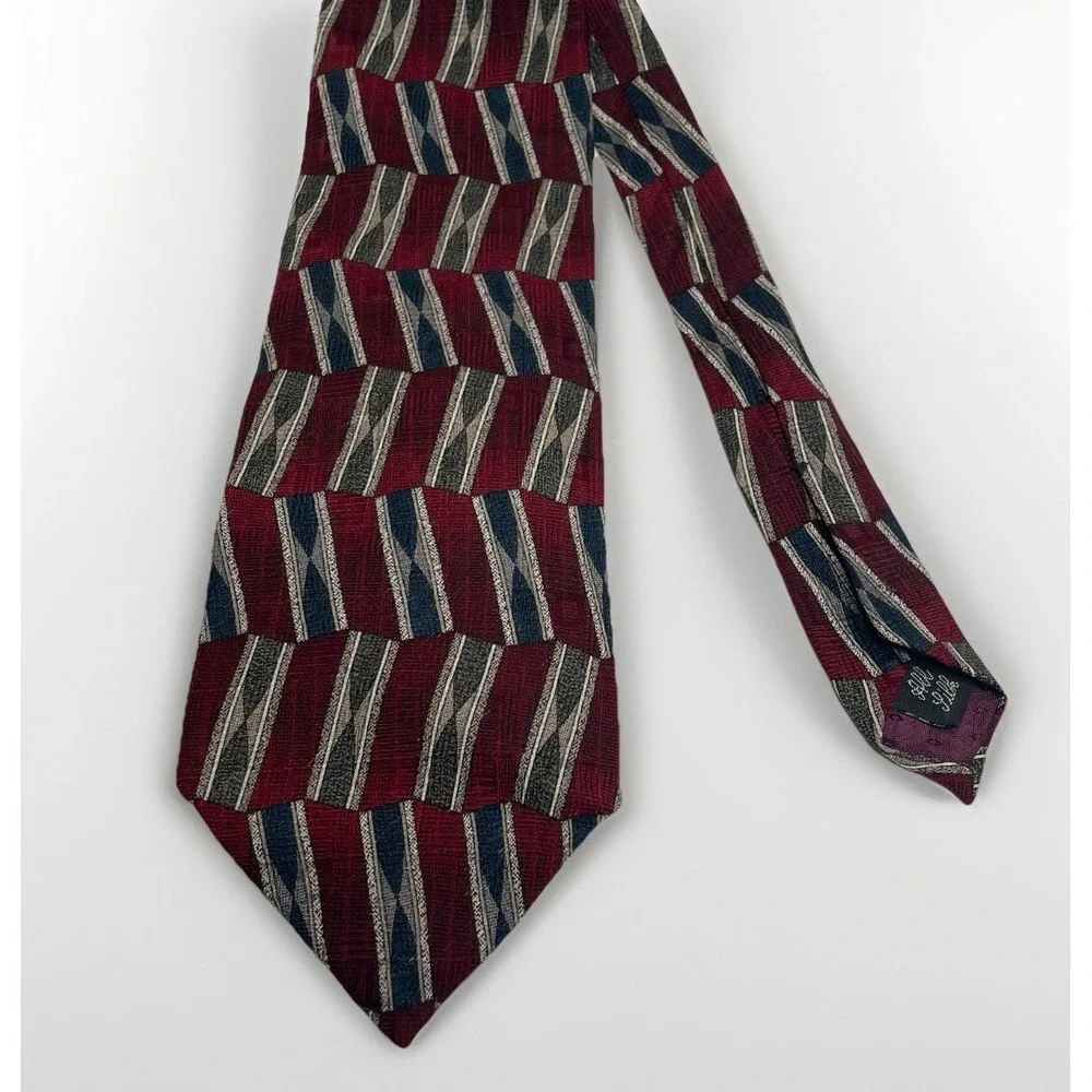 Valeriano Men's Silk‎ Tie Red Geometric Pattern Vintage Classic 3.75